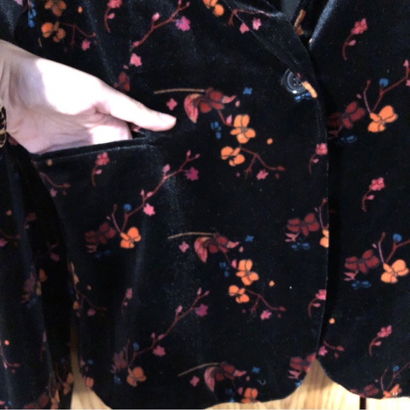 Velvet Floral Blazer - Picture 7 of 12